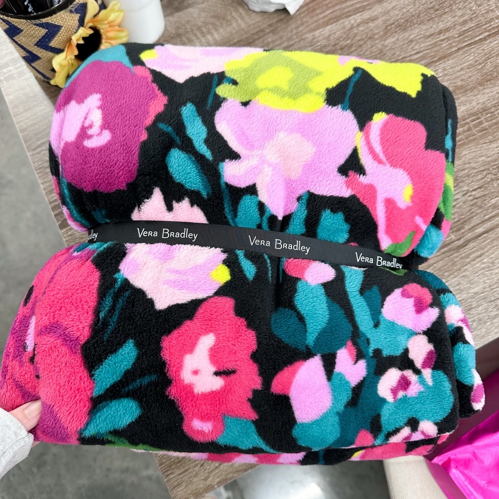 Vera Bradley - 80” x 50” Throw Blanket - Hilo Meadow - NWT - Picture 2 of 3